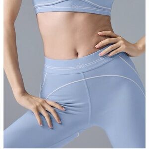 Alo Yoga - Airbrush - HW - Heart Throb - Leggings - Seashell Blue - Size M - NWT